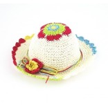 Красива плетена шапка с декоративно цвете