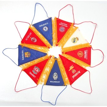 Сувенирен триъгълен флаг от плат с емблема и име на известни футболни клубове