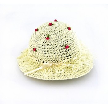 Красива плетена шапка, декорирана със сатенени розички и ресни по периферията