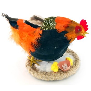 Декоративна музикална фигурка - Великденска кокошка с пиленца, изработена от естествени пера