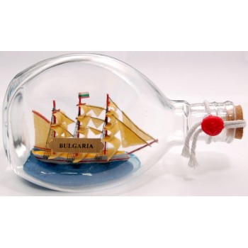 Сувенирен кораб-макет в стъклена бутилка