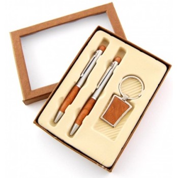 Красив подаръчен комплект от две химикалки и ключодържател в стилна кутия
