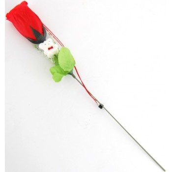 Стилна роза от плат с малко музикално меченце и в целофанена опаковка