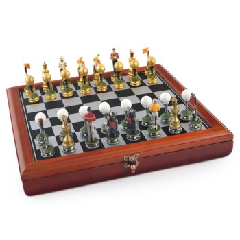 Луксозен шах в дървена кутия с метални голф фигурки