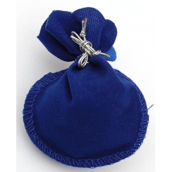 Луксозна подаръчна торбичка от нежно синьо кадифе със сребриста панделка за затягане