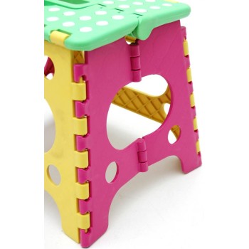 Многоцветно сгъваемо столче, изработено от PVC материал
