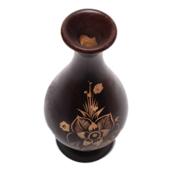 Красива декоративна дървена ваза