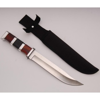 Ловен нож с дървена дръжка и калъф