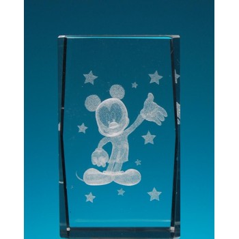 Безцветен стъклен куб с триизмерно гравиран Мики Маус