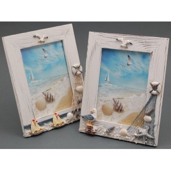 Декоративна дървена рамка за снимки красиво декорирана с морски елементи