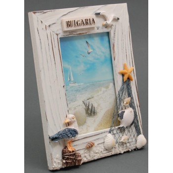 Декоративна дървена рамка за снимки, красиво декорирана с морски елементи и надпис България