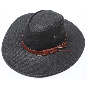 Каубойска шапка, декорирана с кожена лента и халки