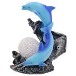 Декоративна фигурка - два делфина около топка