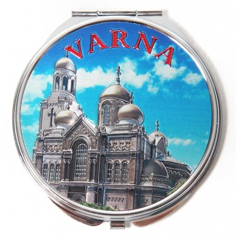 Сувенирно джобно огледало метал, декорирано с лазерни инкрустации - Варненската катедрала и мъж и жена в народни носии