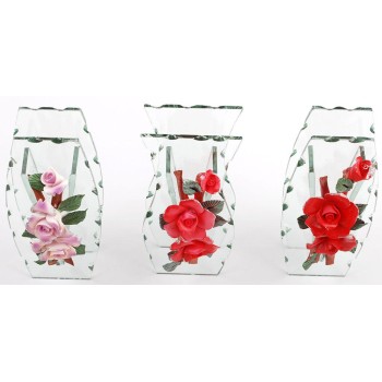 Красива стъклена ваза за сухи цветя, приятно декорирана с цветя