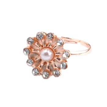 Златист пръстен с фигурка - цвете, декорирано с цветни камъчета