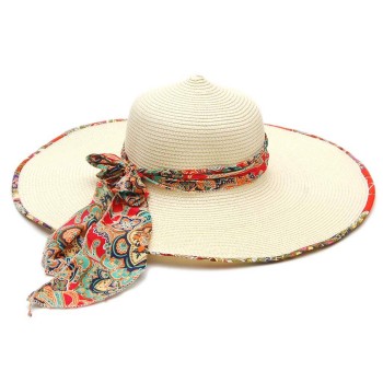 Дамска шапка с голяма периферия и цветна лента