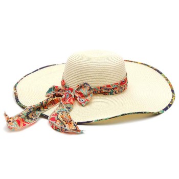 Дамска шапка с голяма периферия и цветна лента