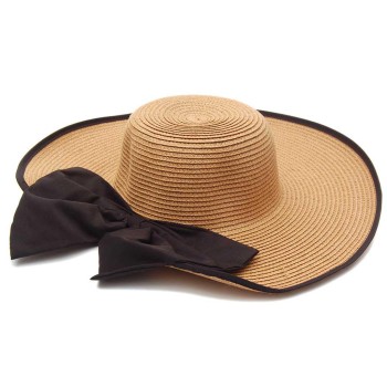 Дамска плетена шапка с панделка - папионка