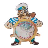 Сувенирна магнитна пластинка във формата на капитан зад руля с лазерна графика - плажове и хотели на Златни пясъци