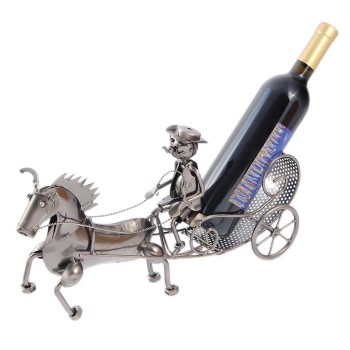 Метална поставка за вино: мъж на файтон с кон