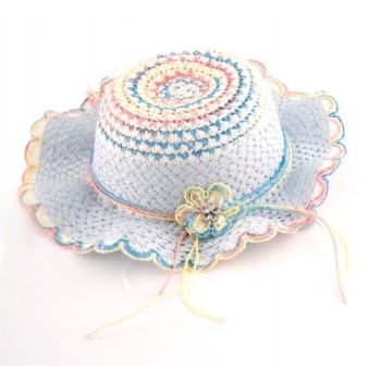 Красива плетена лятна шапка с декоративно цвете