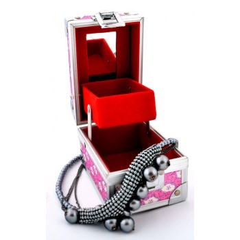 Стилна кутия за бижута, декорирана с розов брокат