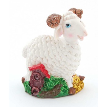 Сувенирна фигурка във формата на овца