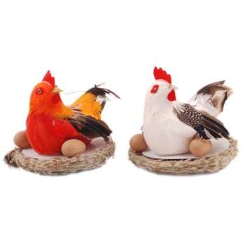 Декоративна музикална фигурка в кошничка - кокошка с разперени криле и две яйца