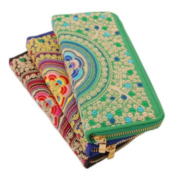 Текстилно портмоне с цветна бродерия