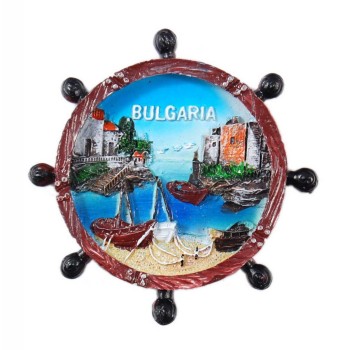 Сувенирна магнитна фигурка във формата на рул с изобразени - къщички и лодки