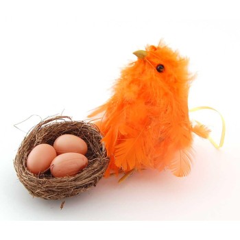 Великденско пиленце с гнездо и три яйца в него