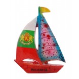 Цветна магнитна фигурка - платноходка с българското знаме и герб