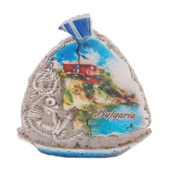 Магнитен сувенир във формата на платноходка с котва - скали и къщички, България
