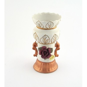 Декоративна ваза порцелан с орнамент роза