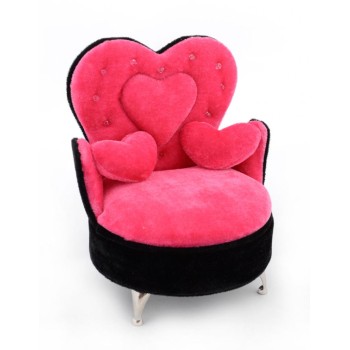 Кутия за бижута - фотьол с възглавнички във формата на сърца