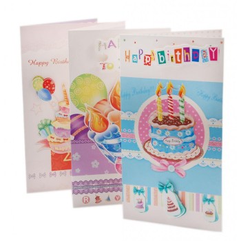 Красива картичка декорирана с брокат и 3D елементи - торта със свещички и надпис Happy Birthday