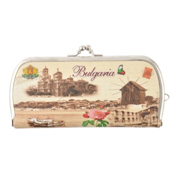 Сувенирна чантичка от изкуствена кожа с изобразени - Варненската катедрала и забележителности от Несебър с надпис България