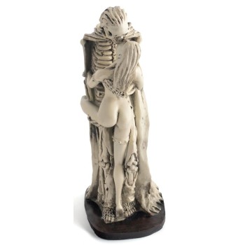Сувенирна фигурка - скелет с наметало и нимфа в интимна поза