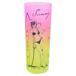 Сувенирна чаша за шот, декорирана с жена по банкси облеганта на сърф