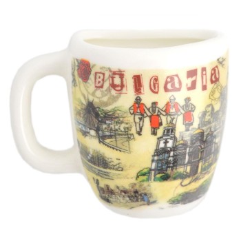 Сувенирна чаша с магнит, декорирана със забележителности от Българското черноморие