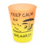 Сувенирна чаша за шот, декорирана със забавно послание - Keep calm and Go to the beach Bulgaria