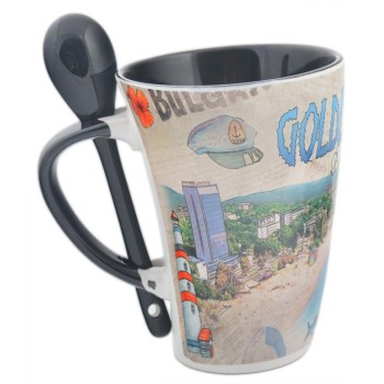 Сувенирна керамична чаша с лъжичка, декорирана с плажна ивица от Златни пясъци и хотели
