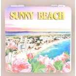 Сувенирно джобно огледало със закопчалка, декорирано с изглед на плажната ивица и хотели от Слънчев бряг