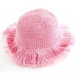 Красива плетена лятна шапка с декоратни ресни