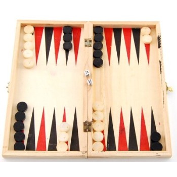 Комплект шах и табла в красива дървена кутия с размери - 25х25 см