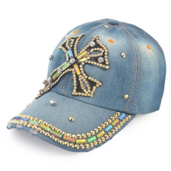 Спортна лятна шапка от дънков плат с козирка, декорирана с кръст и цветни камъни