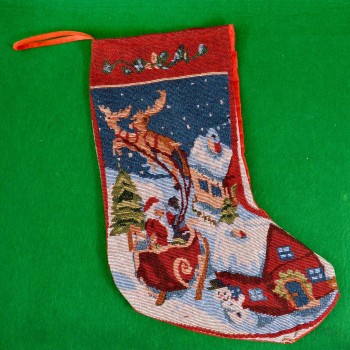 Декоративен чорап, декориран с коледни мотиви