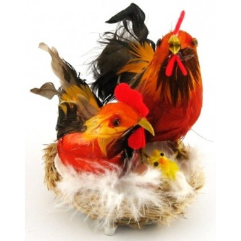 Декоративни фигурки в музикална кошничка - петле и кокошка с яйце и малко пиленце