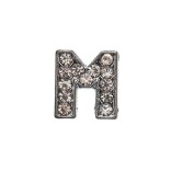 Метален аксесоар за гривна с формата на буквата М, инкрустиран с малки, бели камъчета